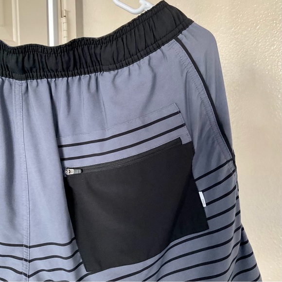 Vuori athletic shorts(see details) - Picture 3 of 8